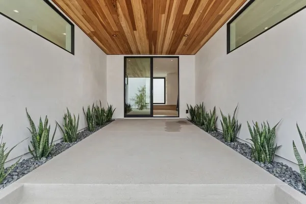 $4,550,000 | 2052 Montgomery Avenue, Cardiff-by-the-Sea, CA 92007