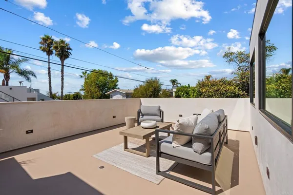 $4,550,000 | 2052 Montgomery Avenue, Cardiff-by-the-Sea, CA 92007