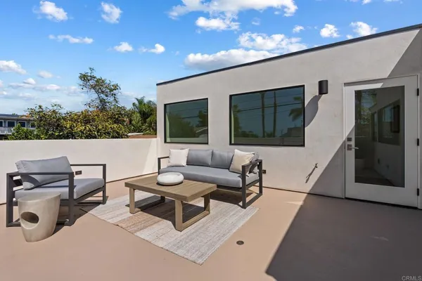 $4,550,000 | 2052 Montgomery Avenue, Cardiff-by-the-Sea, CA 92007