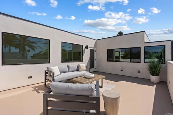 $4,550,000 | 2052 Montgomery Avenue, Cardiff-by-the-Sea, CA 92007