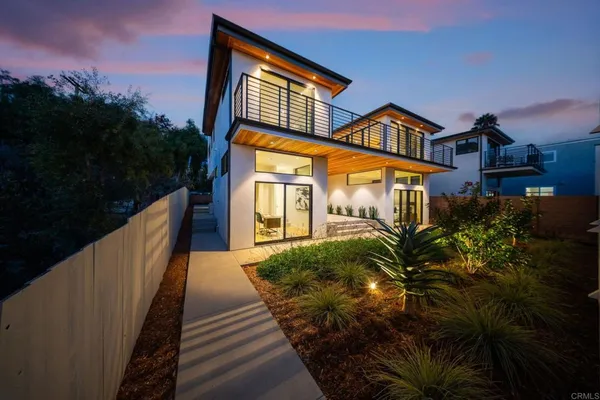 $4,550,000 | 2052 Montgomery Avenue, Cardiff-by-the-Sea, CA 92007