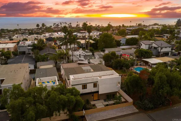 $4,550,000 | 2052 Montgomery Avenue, Cardiff-by-the-Sea, CA 92007