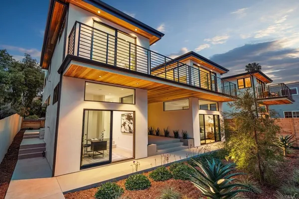 $4,550,000 | 2052 Montgomery Avenue, Cardiff-by-the-Sea, CA 92007