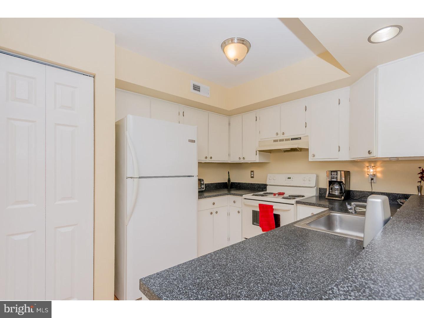 83 Sandra Road Voorhees, NJ 08043 - Photo 11 of 24 Kitchen