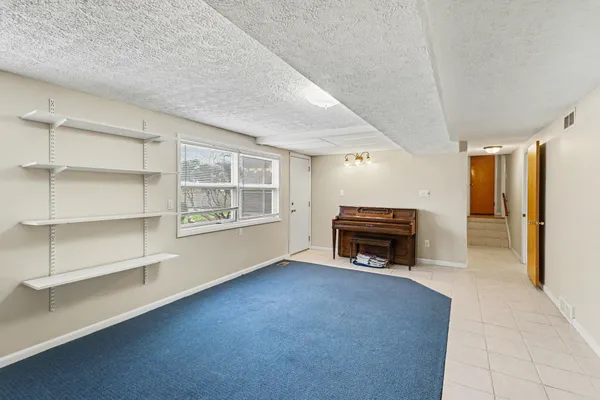 $379,900 | 5029 Harriett Drive, Jackson, MI 49203