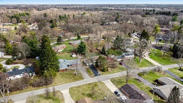 $379,900 | 5029 Harriett Drive, Jackson, MI 49203