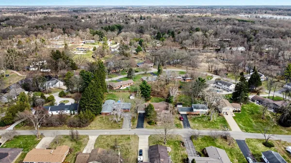 $379,900 | 5029 Harriett Drive, Jackson, MI 49203