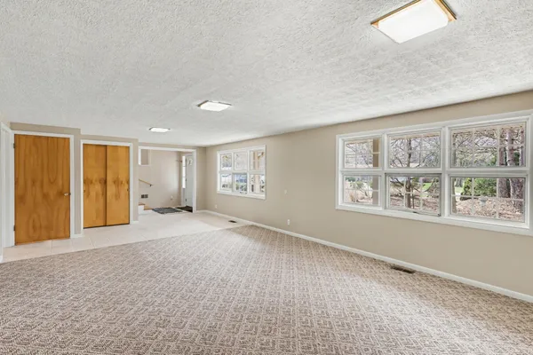 $379,900 | 5029 Harriett Drive, Jackson, MI 49203