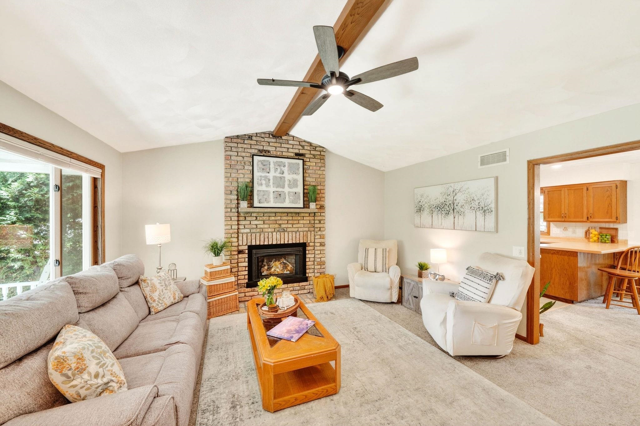 1572 Boulder Way Sun Prairie, WI 53590 - Photo 2 of 50