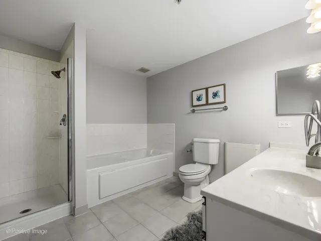 $485,000 | 21 West Chestnut Street, Unit 1202, Chicago, IL 60654