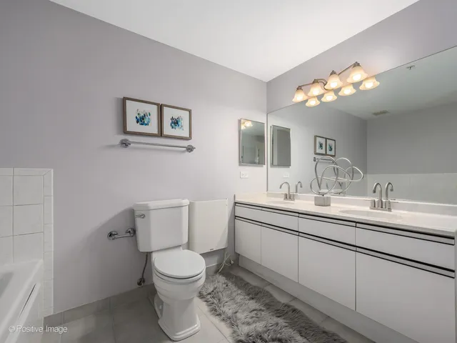 $485,000 | 21 West Chestnut Street, Unit 1202, Chicago, IL 60654