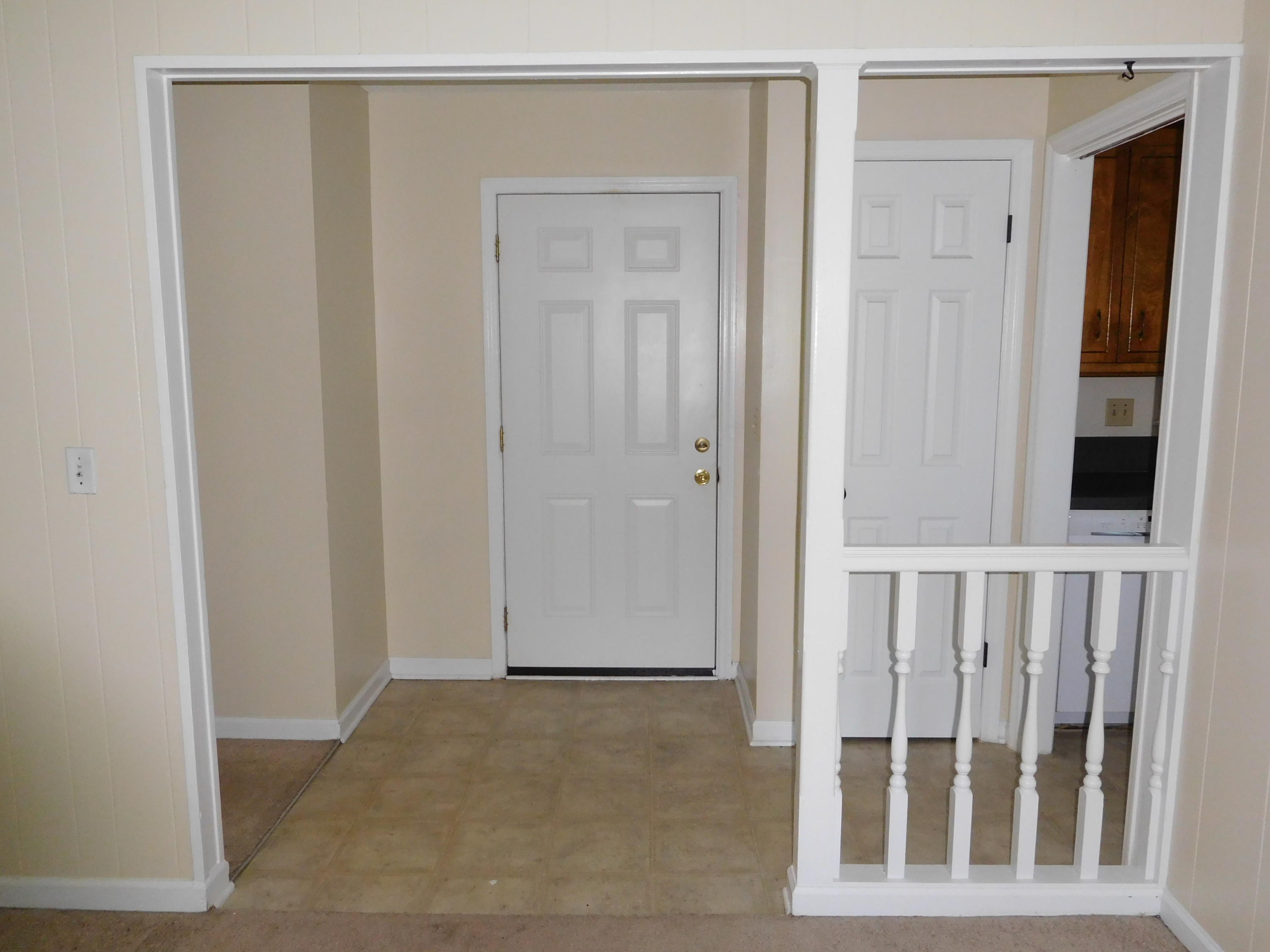 410 Longleaf Road Summerville, SC 29486 - Photo 2 of 24 Foyer