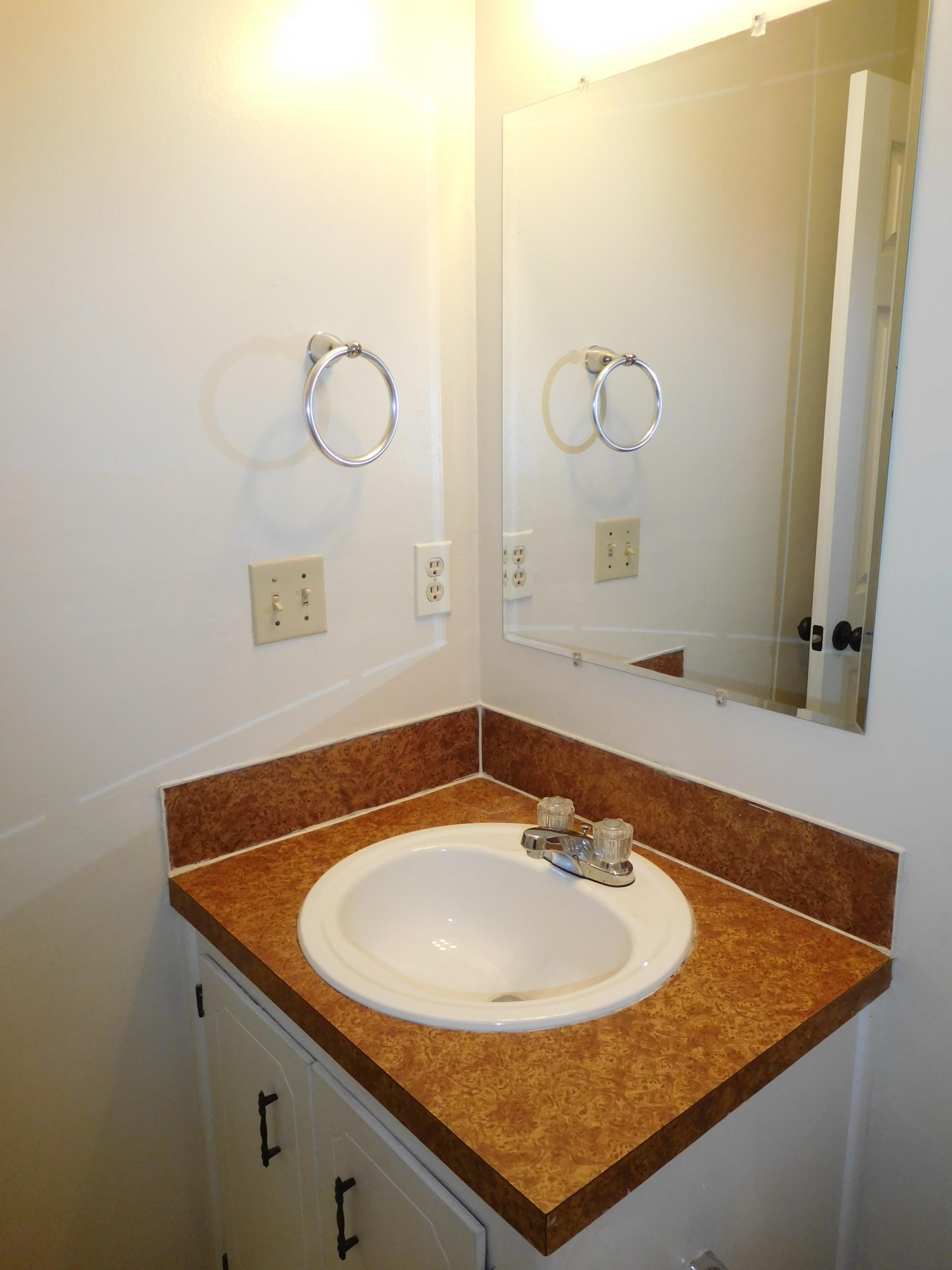 410 Longleaf Road Summerville, SC 29486 - Photo 16 of 24 Hall Bath Vanity