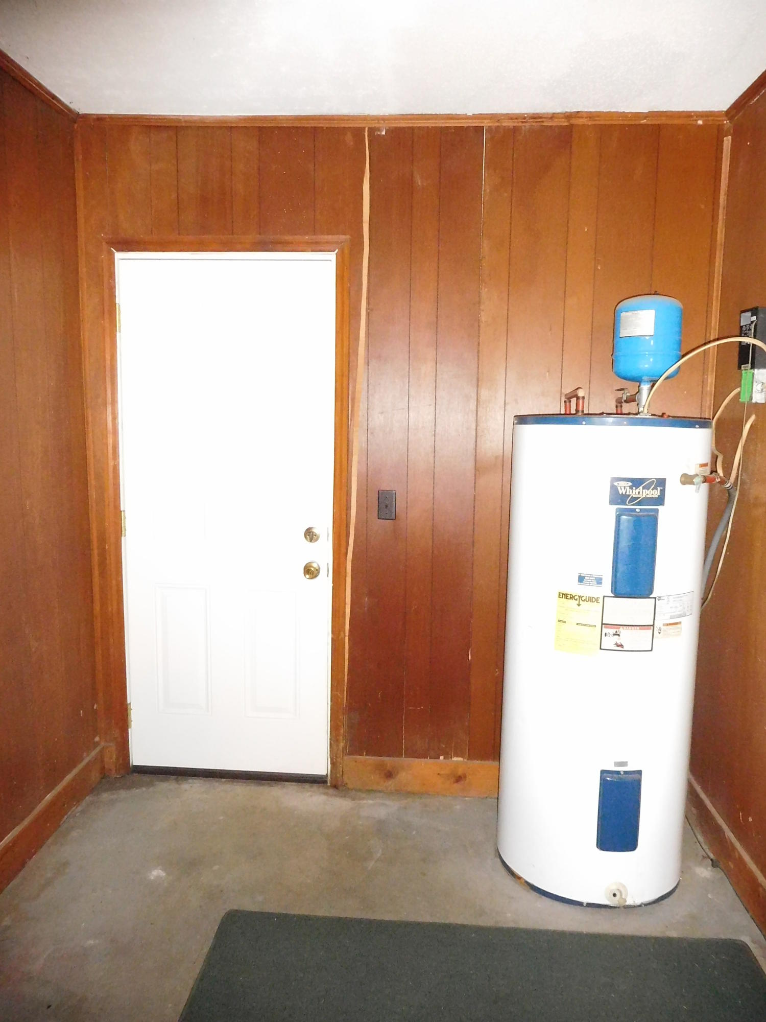 410 Longleaf Road Summerville, SC 29486 - Photo 19 of 24 80 Gallon Water Heater