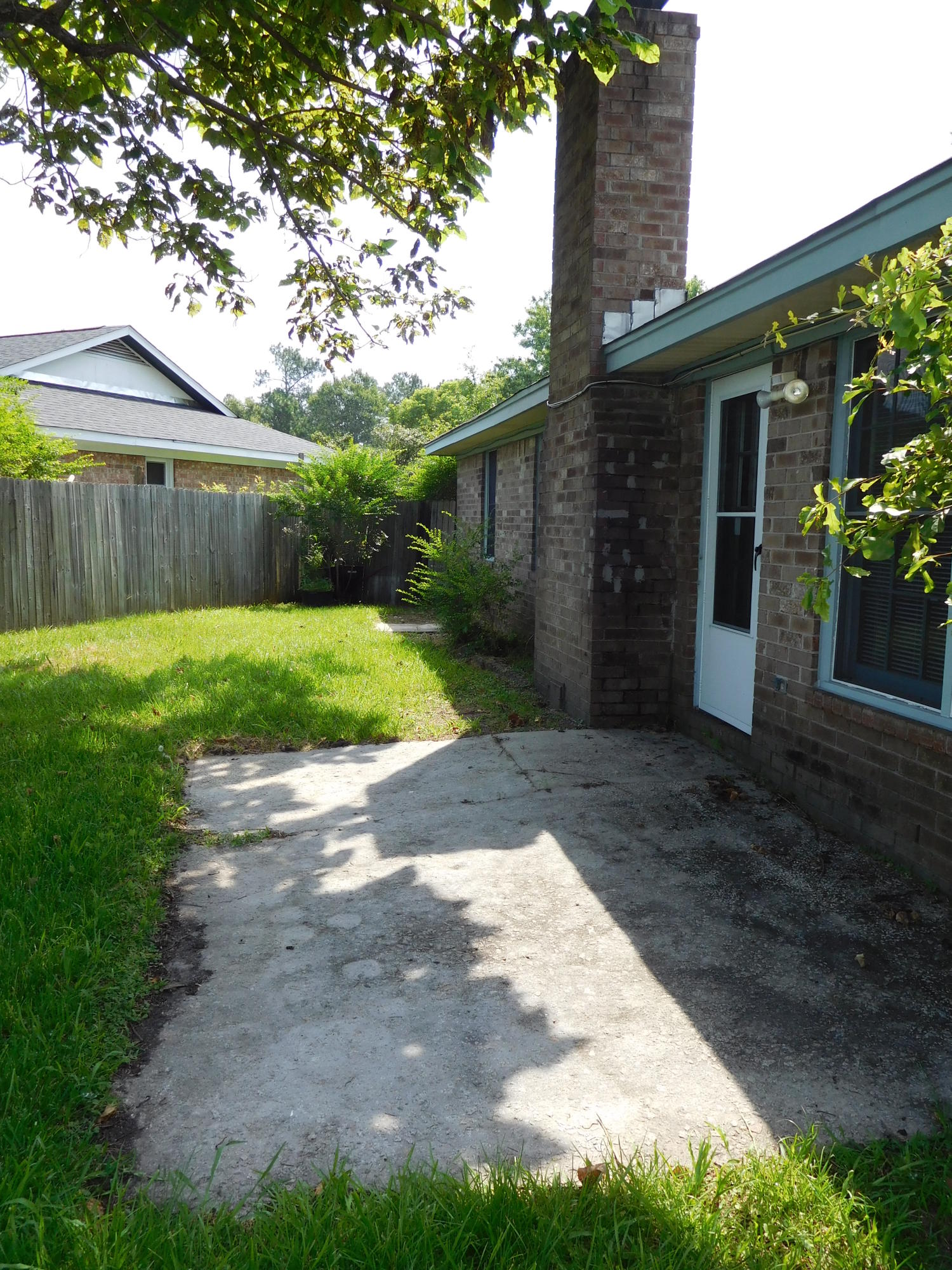 410 Longleaf Road Summerville, SC 29486 - Photo 20 of 24 Patio