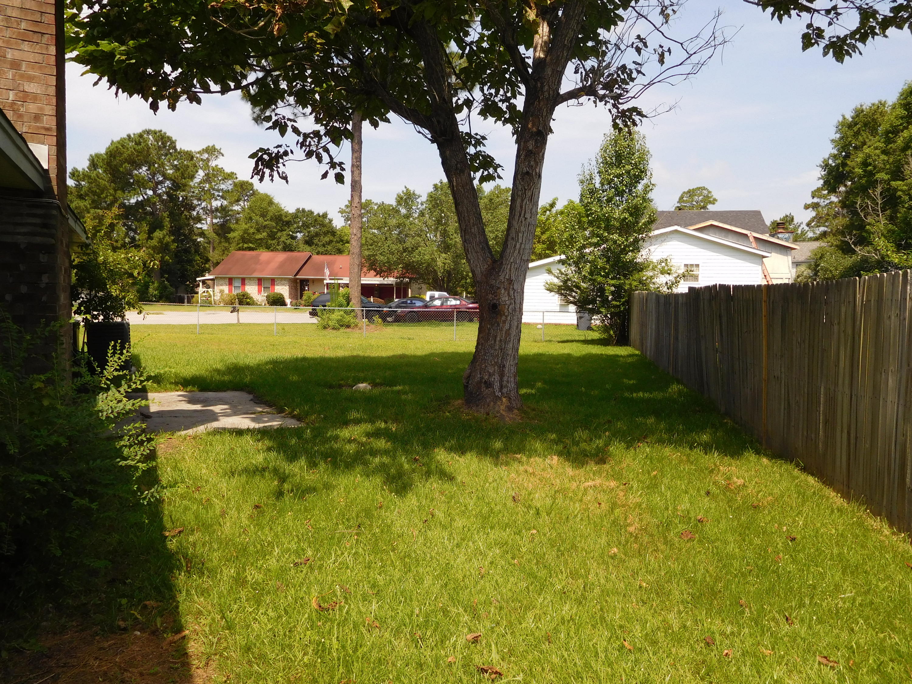 410 Longleaf Road Summerville, SC 29486 - Photo 23 of 24 Back Yard