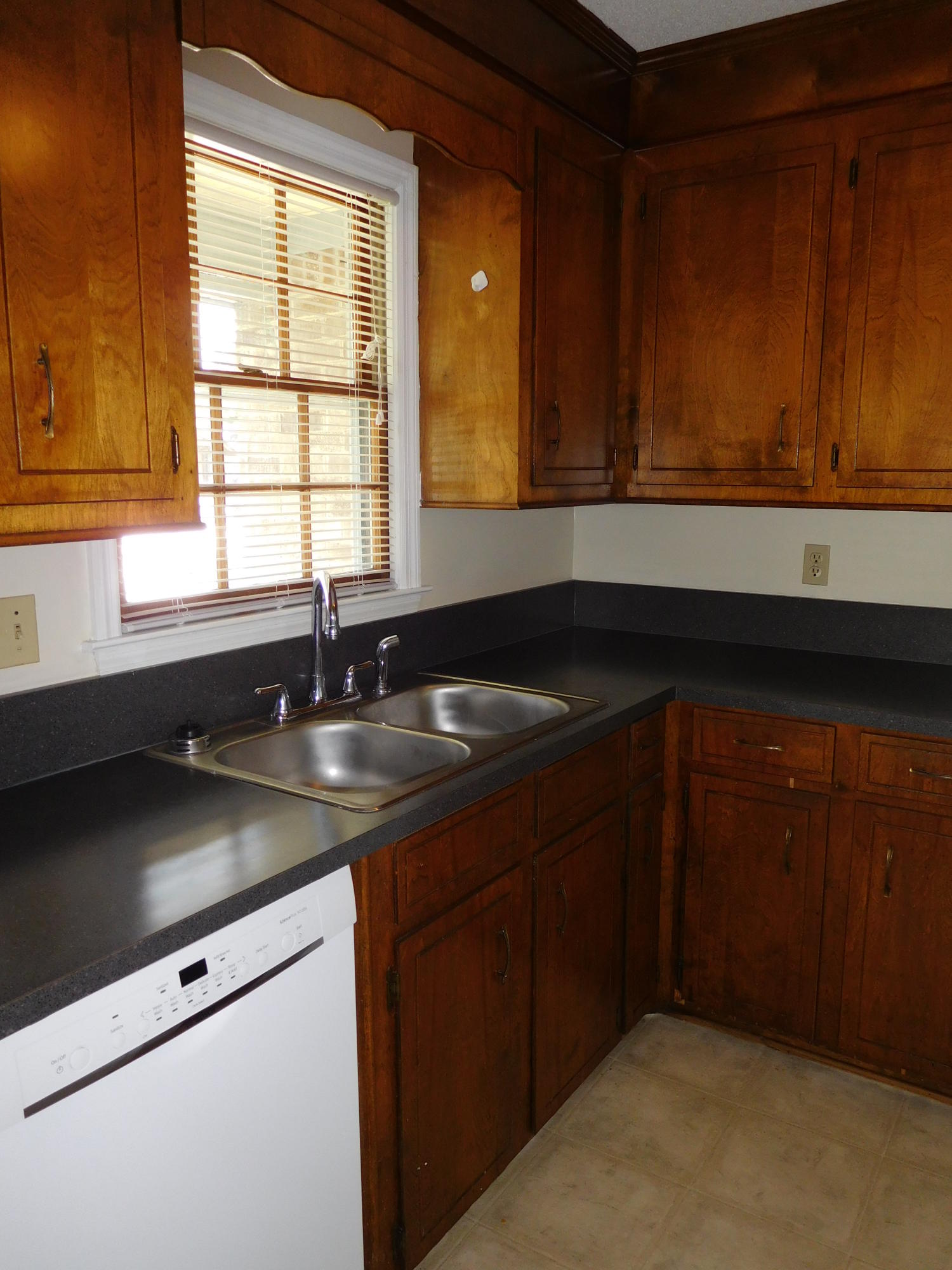 410 Longleaf Road Summerville, SC 29486 - Photo 6 of 24 Window over Sink