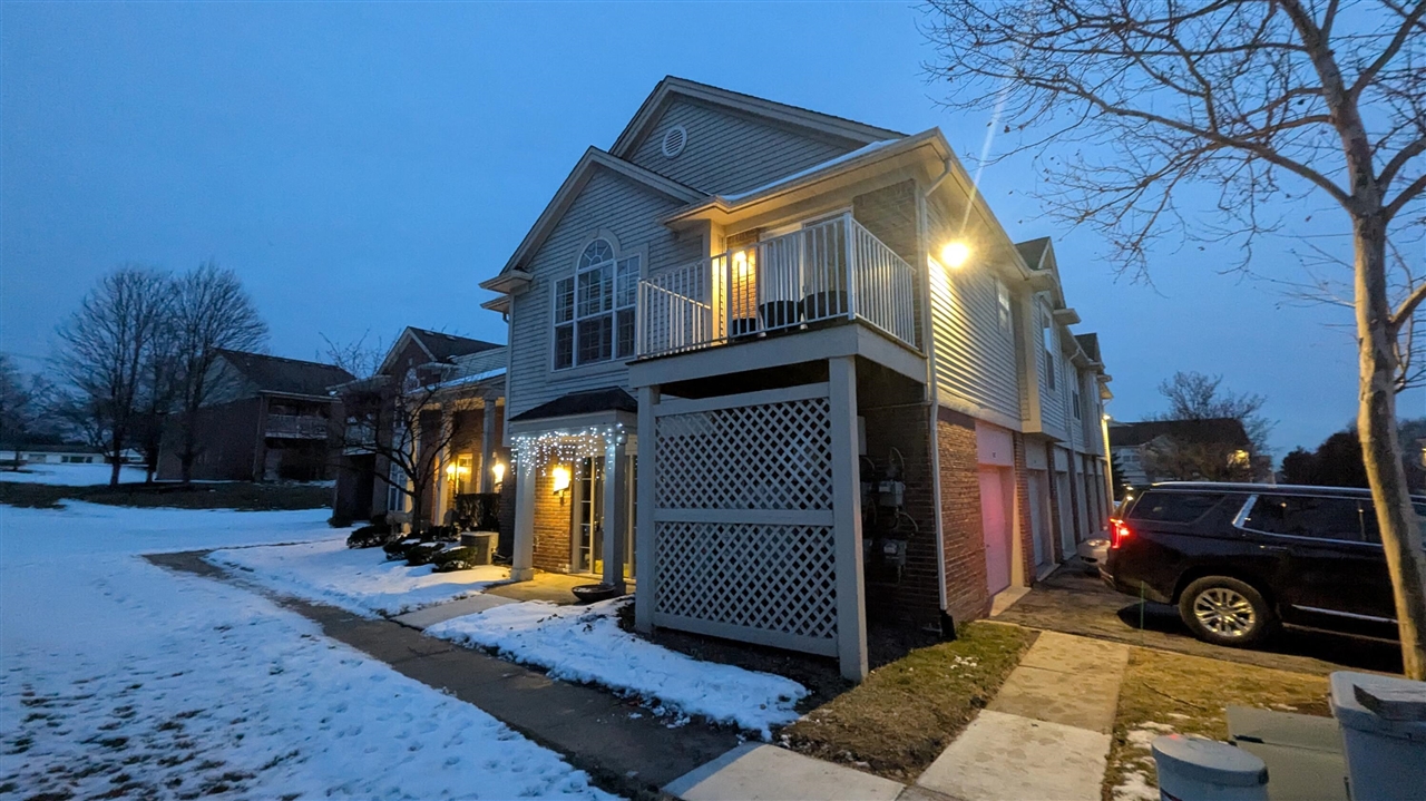 1882 Flagstone Circle, Unit BLDG: 8 Rochester, MI 48307 - Photo 1 of 52