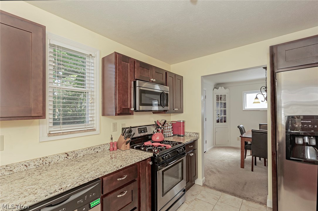 18019 Windward Road Cleveland, OH 44119 - Photo 12 of 35 Gallery Image 12