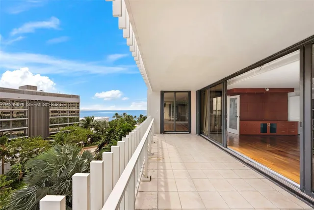 $2,500,000 | 3 Grove Isle Drive, Unit C605, Miami, FL 33133