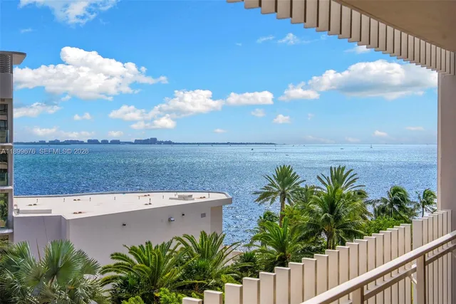 $2,500,000 | 3 Grove Isle Drive, Unit C605, Miami, FL 33133