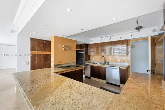 $2,500,000 | 3 Grove Isle Drive, Unit C605, Miami, FL 33133