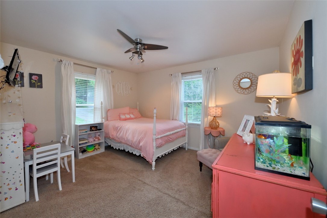 211 Kings Way Clemson, SC 29631 - Photo 23 of 32 3rd bedroom