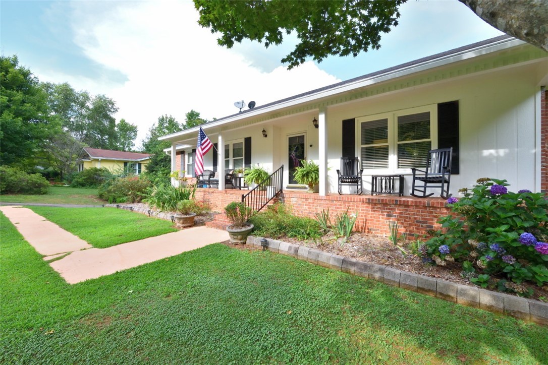 211 Kings Way Clemson, SC 29631 - Photo 3 of 32 Large Front Porch