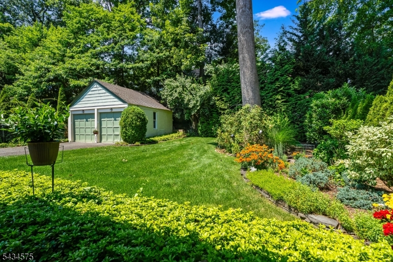 35 Woodland Road Short Hills, NJ 07078 - Photo 45 of 50