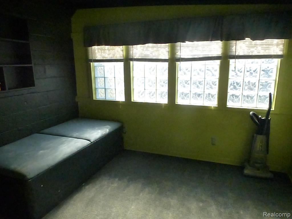 8651 Harding Center Line, MI 48015 - Photo 21 of 43