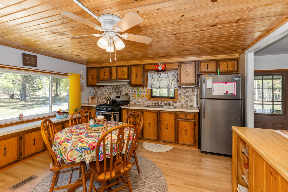 21161 Gates Road Howard City, MI 49329 - Photo 12 of 30 21161-Gates_012