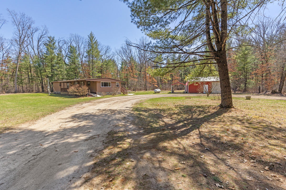 21161 Gates Road Howard City, MI 49329 - Photo 2 of 30 21161-Gates_002