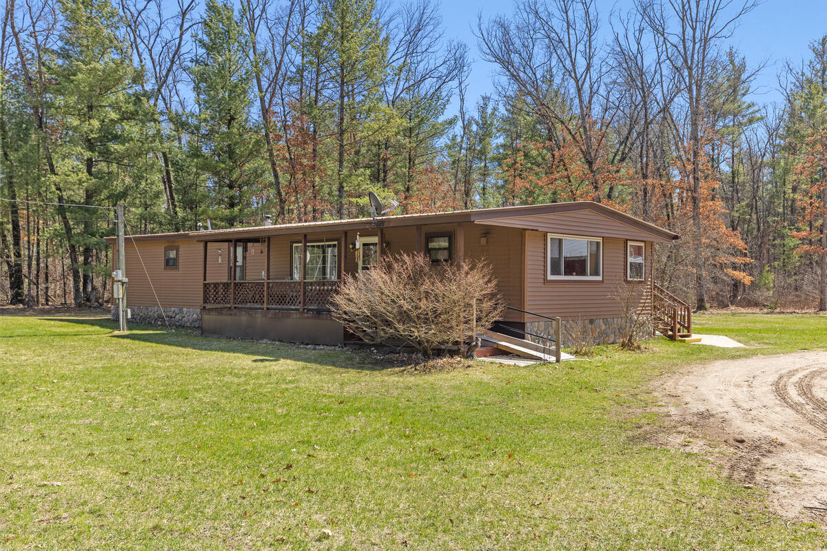 21161 Gates Road Howard City, MI 49329 - Photo 4 of 30 21161-Gates_004