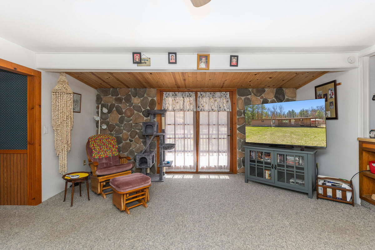 21161 Gates Road Howard City, MI 49329 - Photo 7 of 30 21161-Gates_007