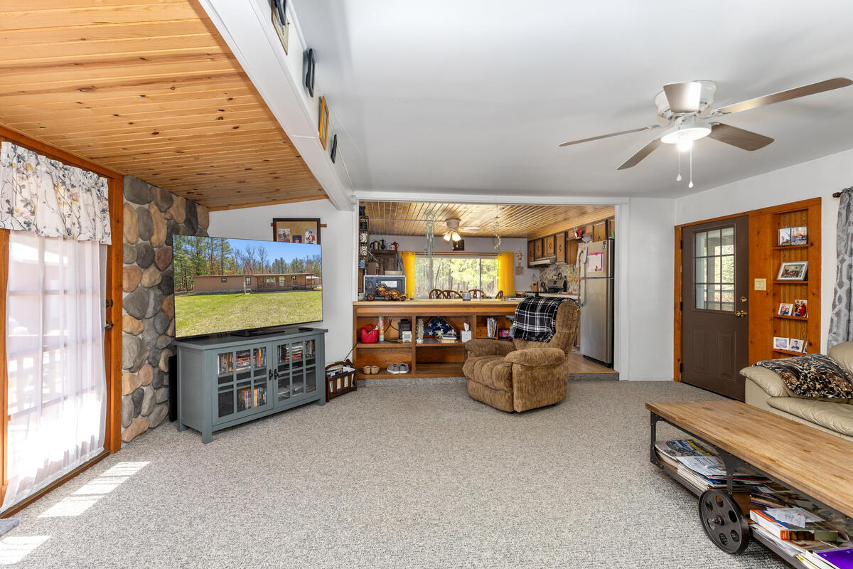 21161 Gates Road Howard City, MI 49329 - Photo 8 of 30 21161-Gates_008