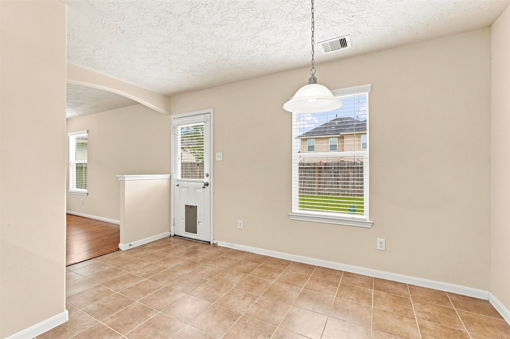 12563 Chiswick Road Houston, TX 77047 - Photo 8 of 24 Gallery Image 8