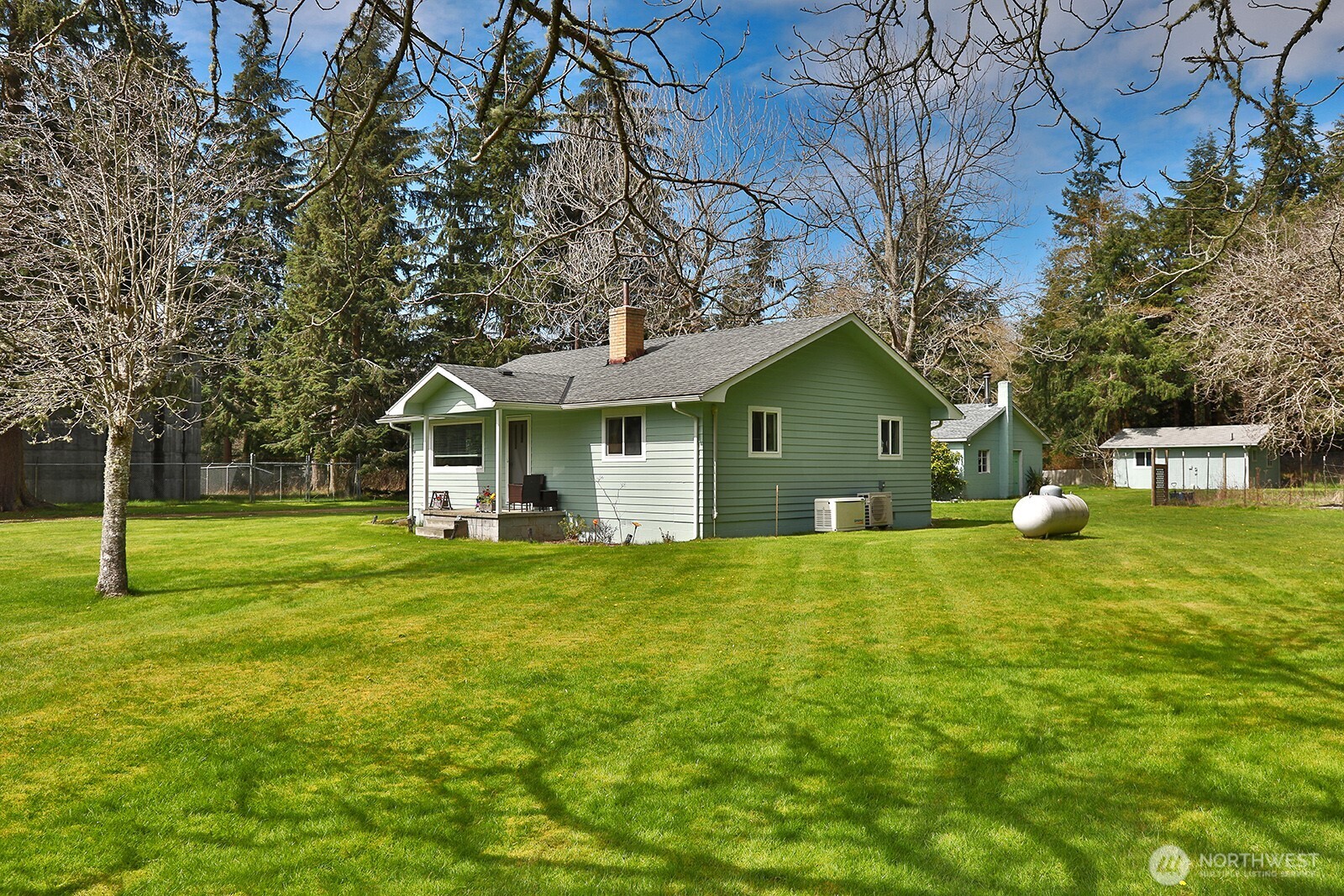 397 Lagoon Point Road Greenbank, WA 98253 - Photo 27 of 38 Gallery Image 27