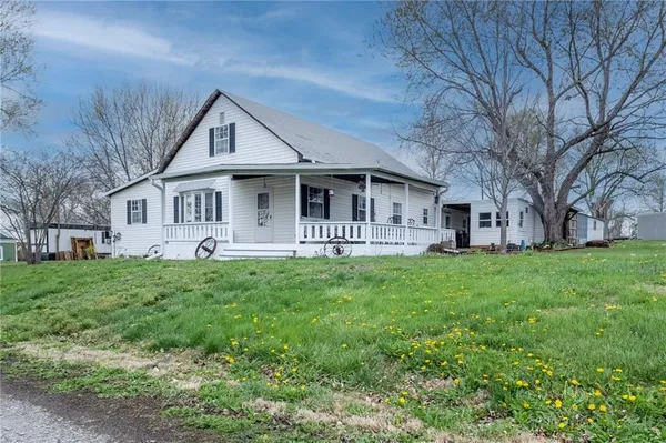 $134,900 | 215 West 1st Street, Burlington Junction, MO 64428