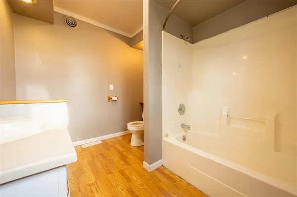 $134,900 | 215 West 1st Street, Burlington Junction, MO 64428