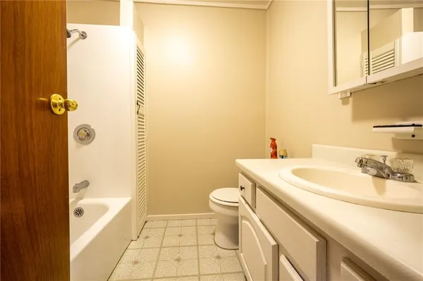 $134,900 | 215 West 1st Street, Burlington Junction, MO 64428