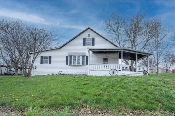$134,900 | 215 West 1st Street, Burlington Junction, MO 64428