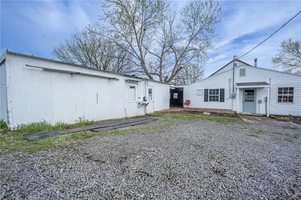 $134,900 | 215 West 1st Street, Burlington Junction, MO 64428