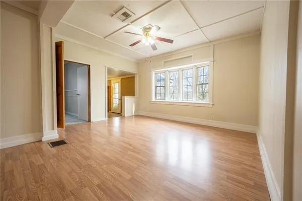 $134,900 | 215 West 1st Street, Burlington Junction, MO 64428