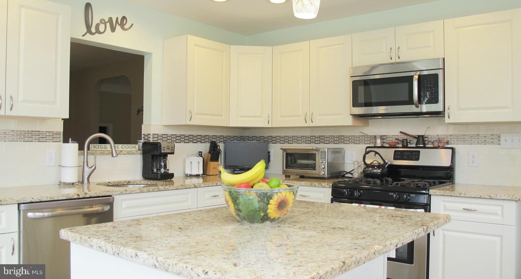 121 Devon Road Cinnaminson, NJ 08077 - Photo 11 of 39 Island/Breakfast Bar