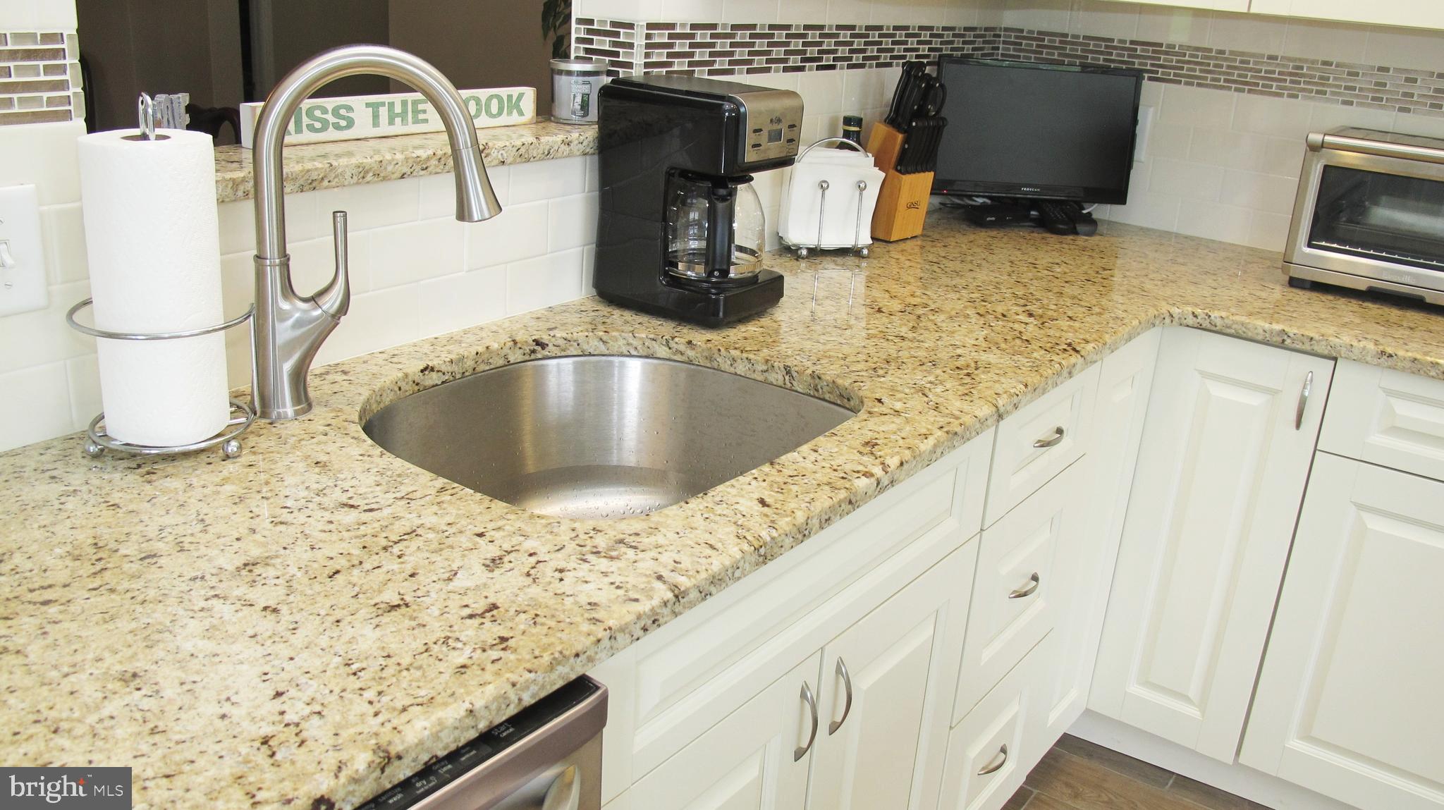121 Devon Road Cinnaminson, NJ 08077 - Photo 12 of 39 Granite Counters