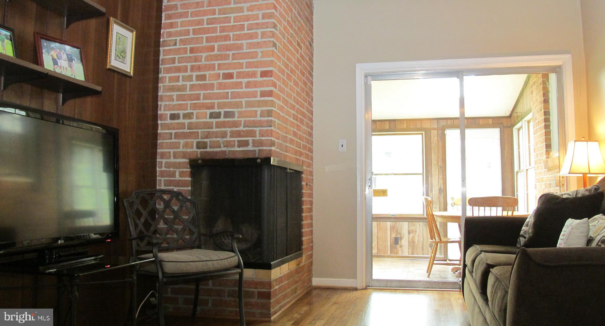 121 Devon Road Cinnaminson, NJ 08077 - Photo 21 of 39 Easy Flow to SunRoom