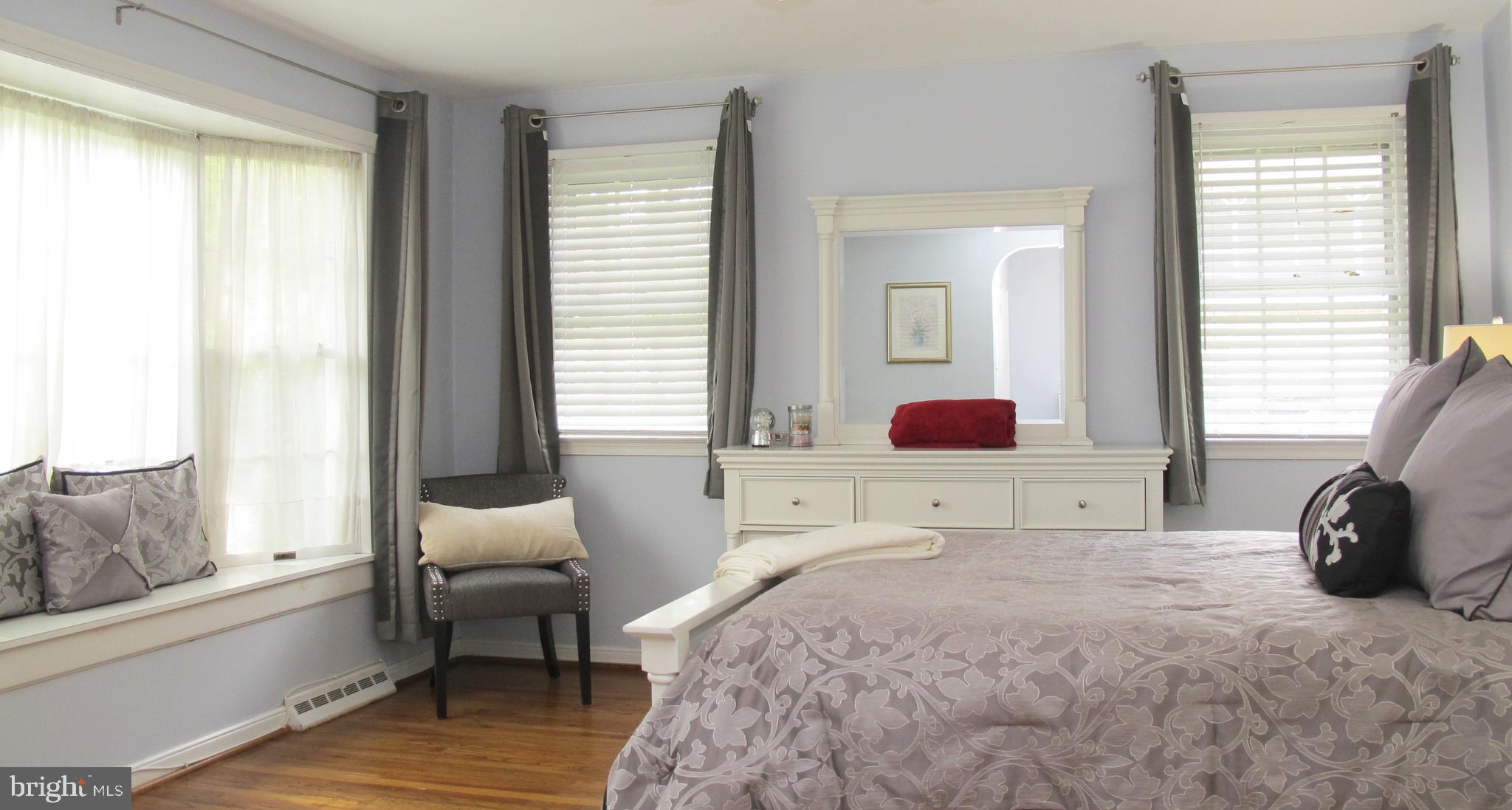 121 Devon Road Cinnaminson, NJ 08077 - Photo 22 of 39 Master Bedroom (Main Level)