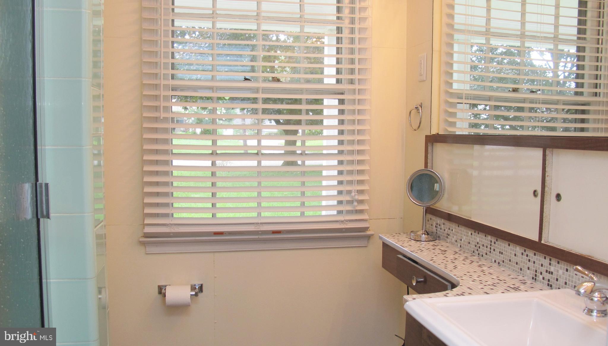 121 Devon Road Cinnaminson, NJ 08077 - Photo 25 of 39 Master Bathroom