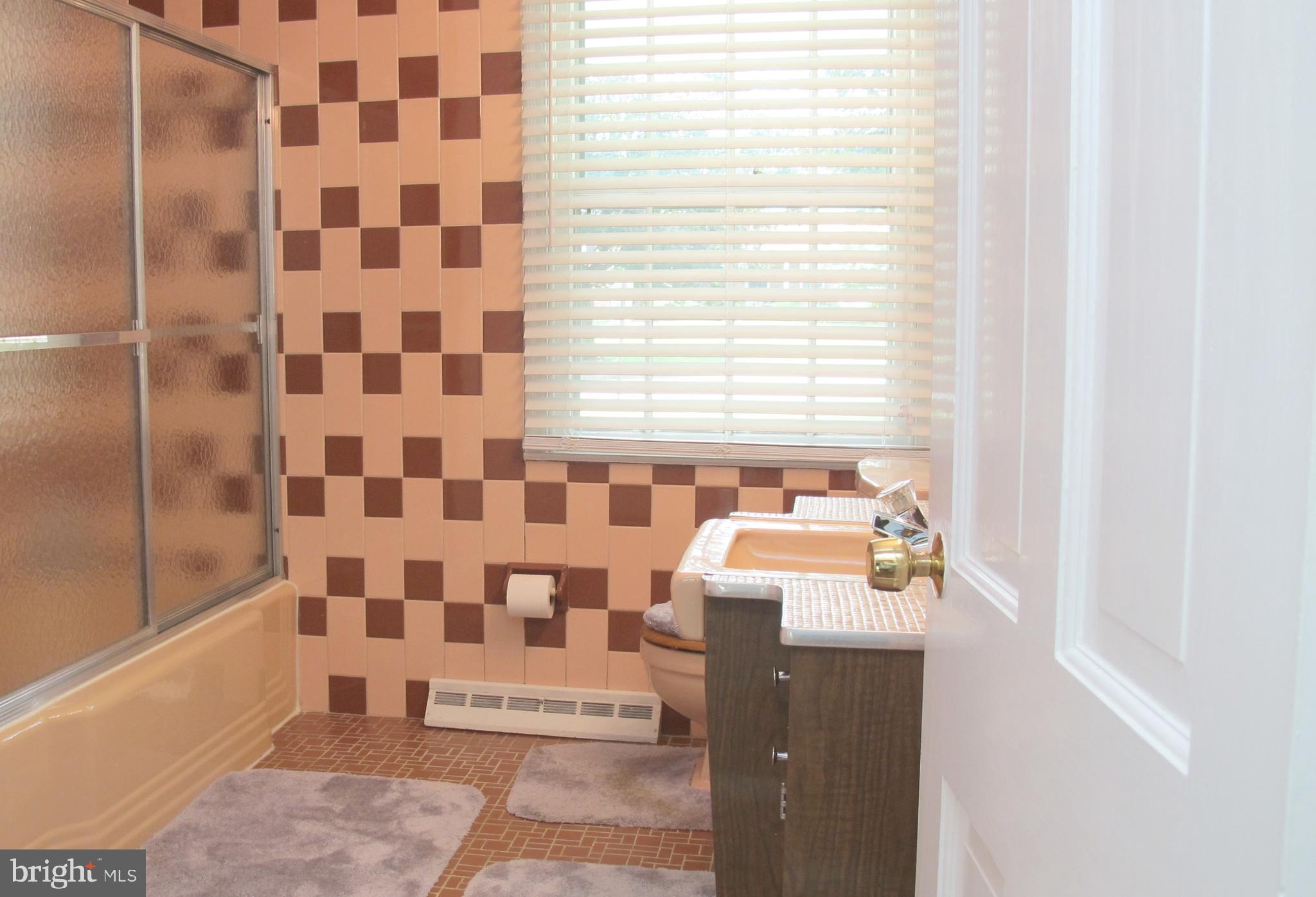 121 Devon Road Cinnaminson, NJ 08077 - Photo 29 of 39 Full Bathroom (Main Level)