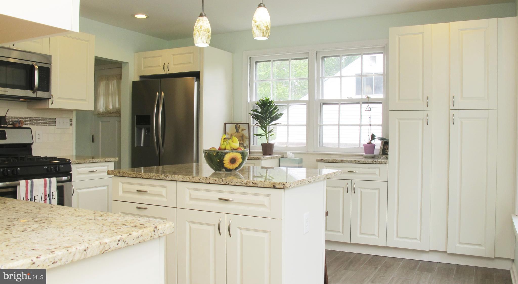 121 Devon Road Cinnaminson, NJ 08077 - Photo 10 of 39 Renovated Kitchen
